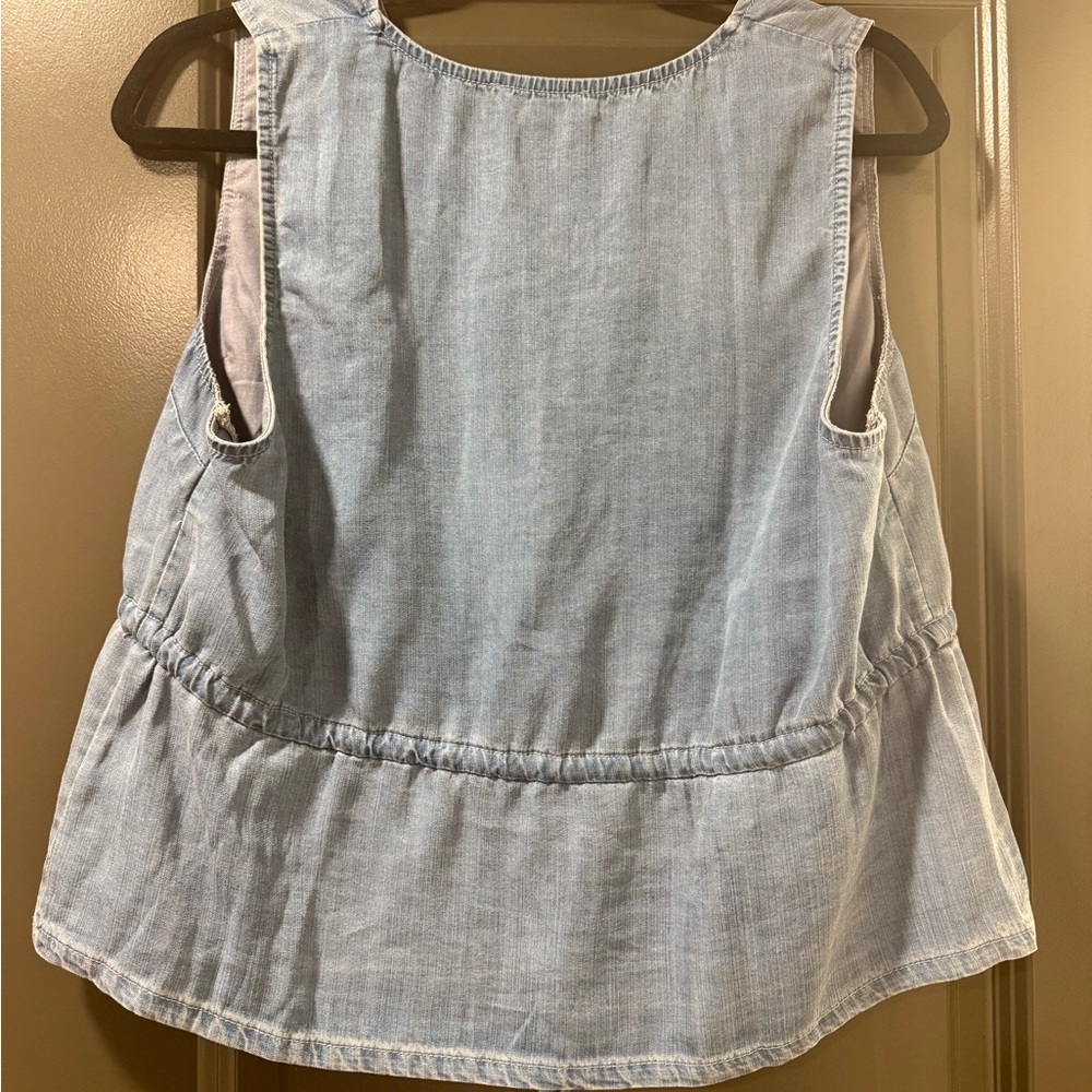 Lulus Maldwyn Blue Chambray Sleeveless Tie Front Top - Picture 4 of 5